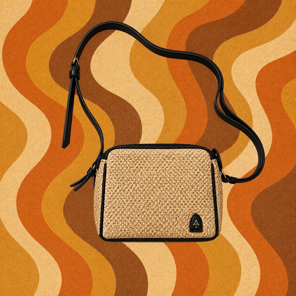 Vintage Etienne Aigner Cream Woven Straw Brown Leather Purse Shoulder Bag Logo
